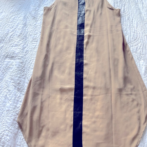 Nice looking Taupe/Tan sleeveless Hi-Low Tunic w/ leather looking & stud detail - Picture 9 of 12